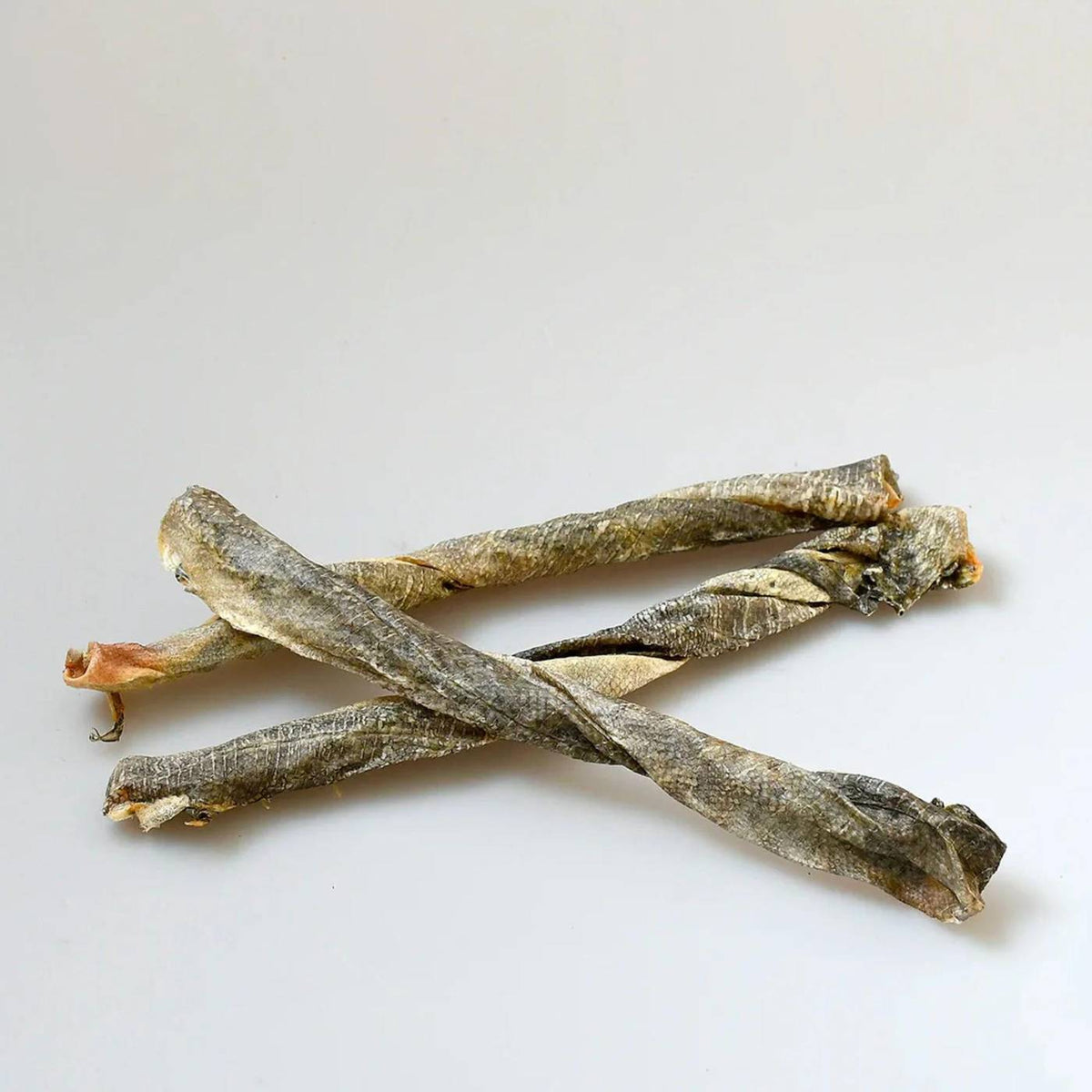 Sanadog Snack Bastoncini di Pelle di Merluzzo Arrotolati per Cani 150 g